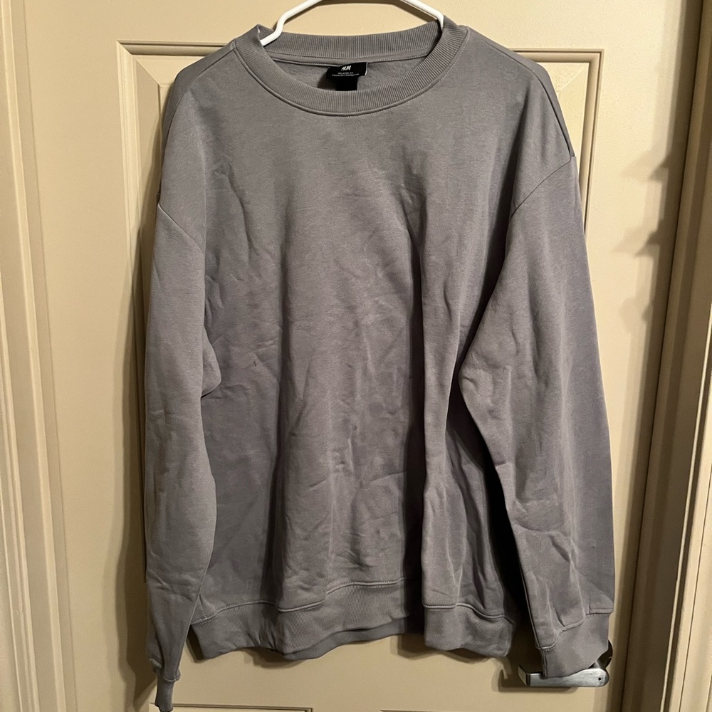 NEW H&M Relaxed Fit Crewneck Large